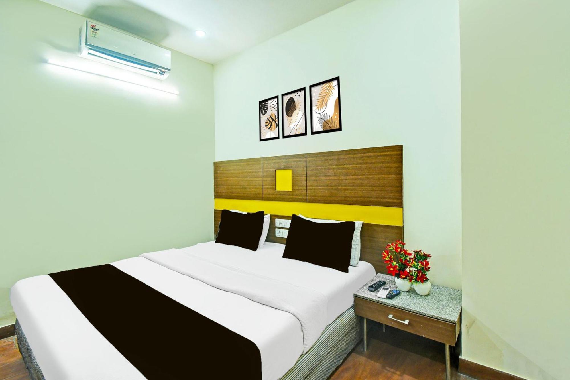Super Townhouse Amrapali Circle Formerly Aqua *