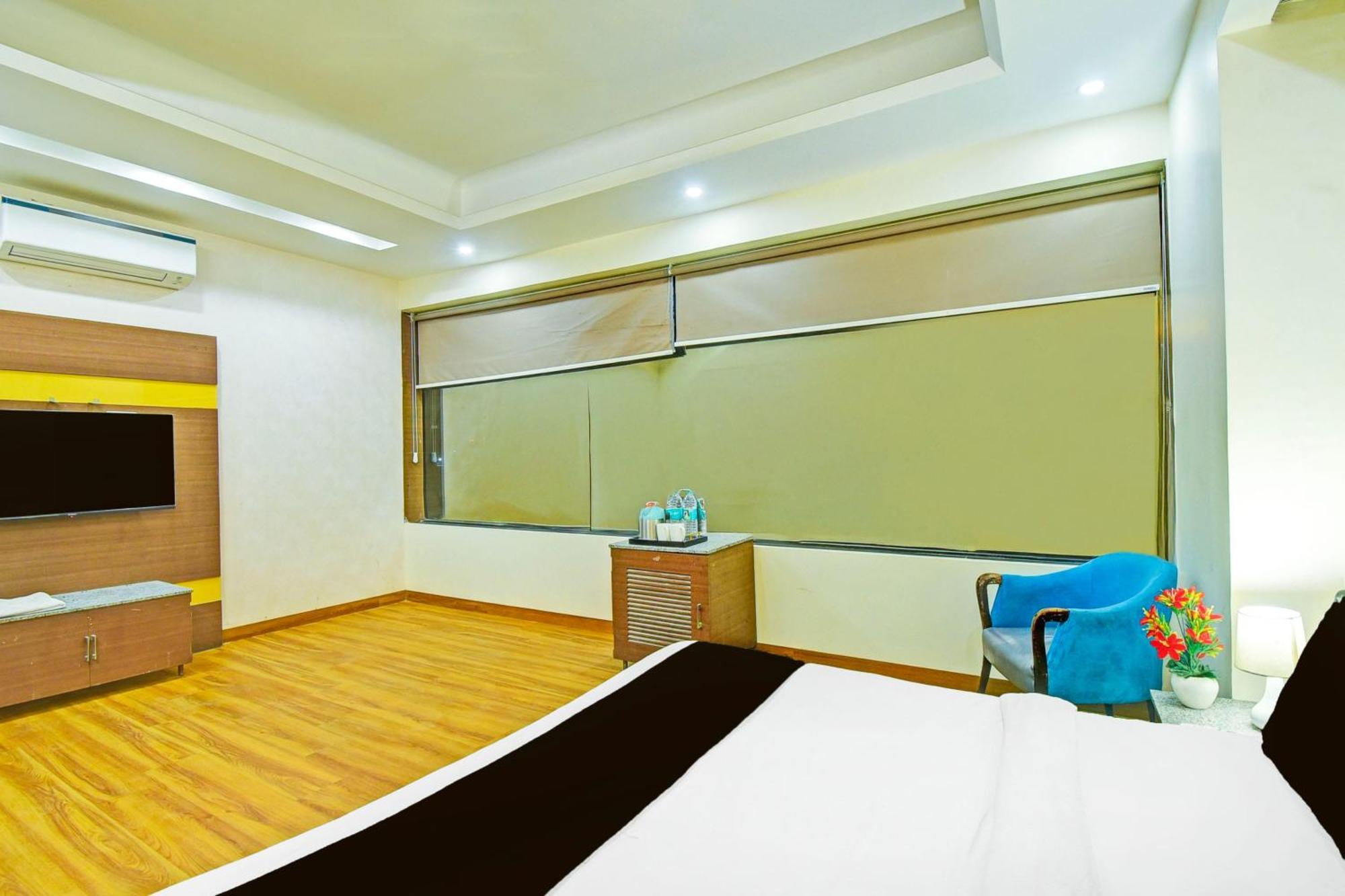 Super Townhouse Amrapali Circle Formerly Aqua Hotel *