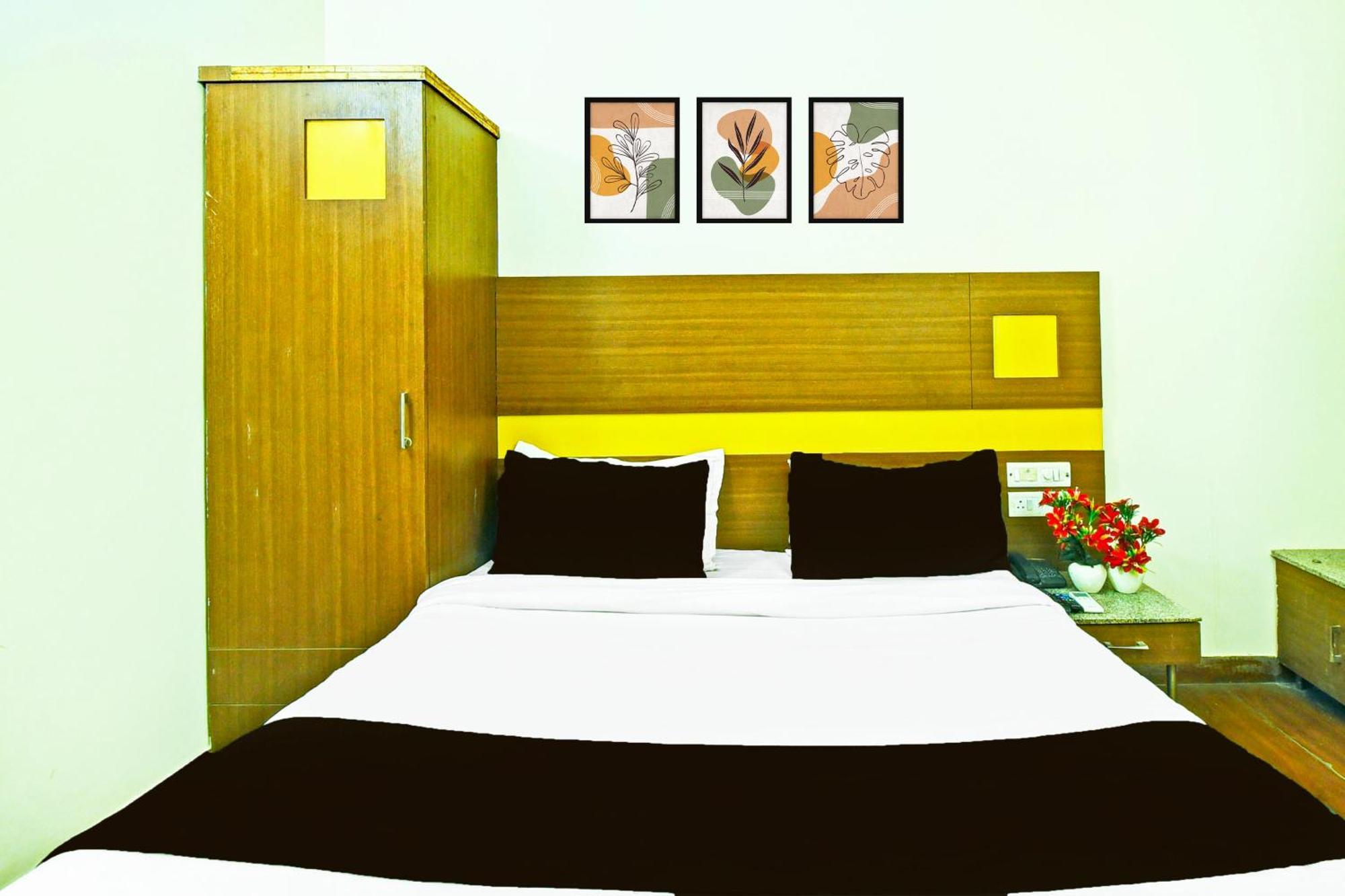 Super Townhouse Amrapali Circle Formerly Aqua Hotel