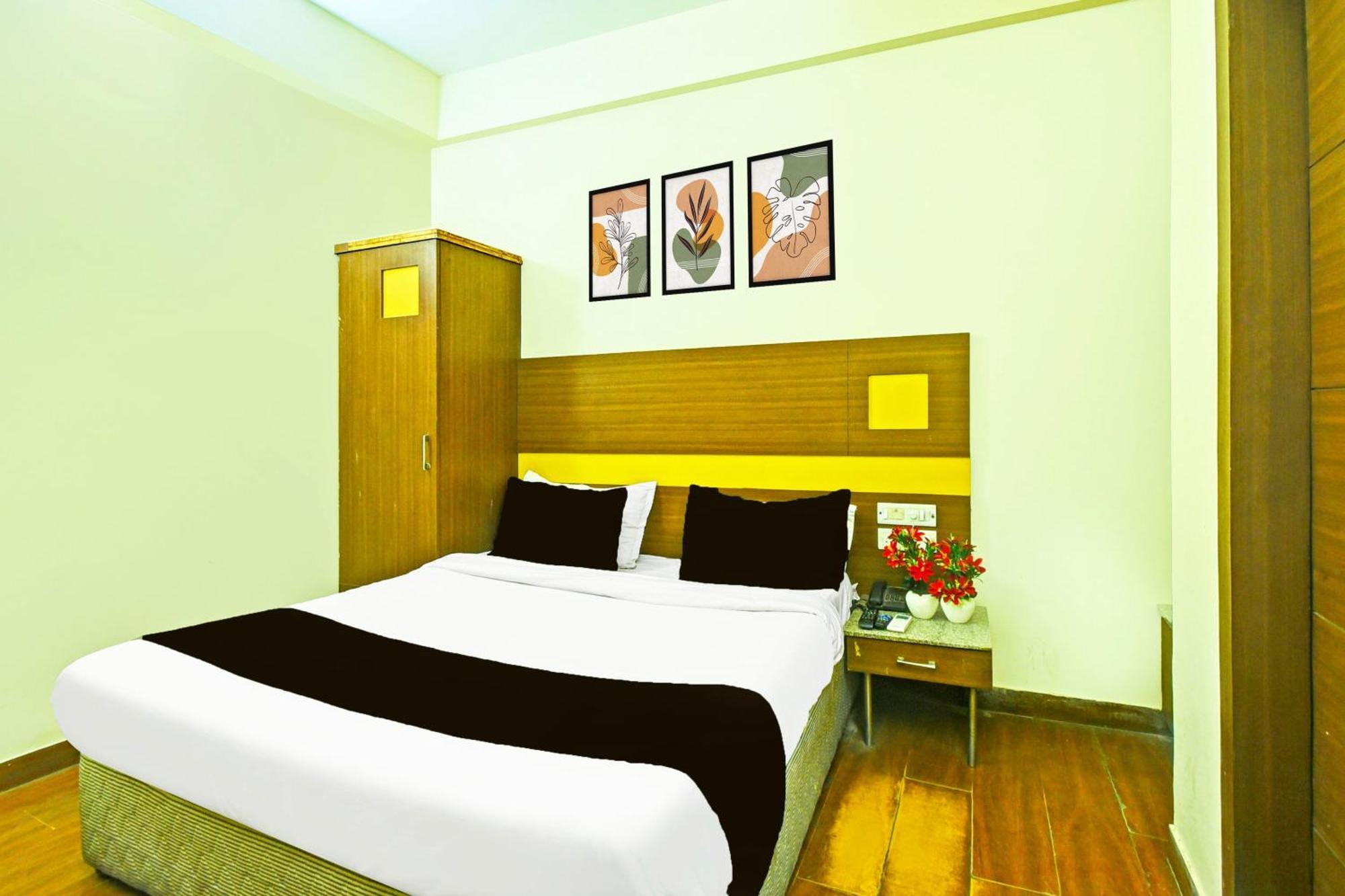 Super Townhouse Amrapali Circle Formerly Aqua Hotel *