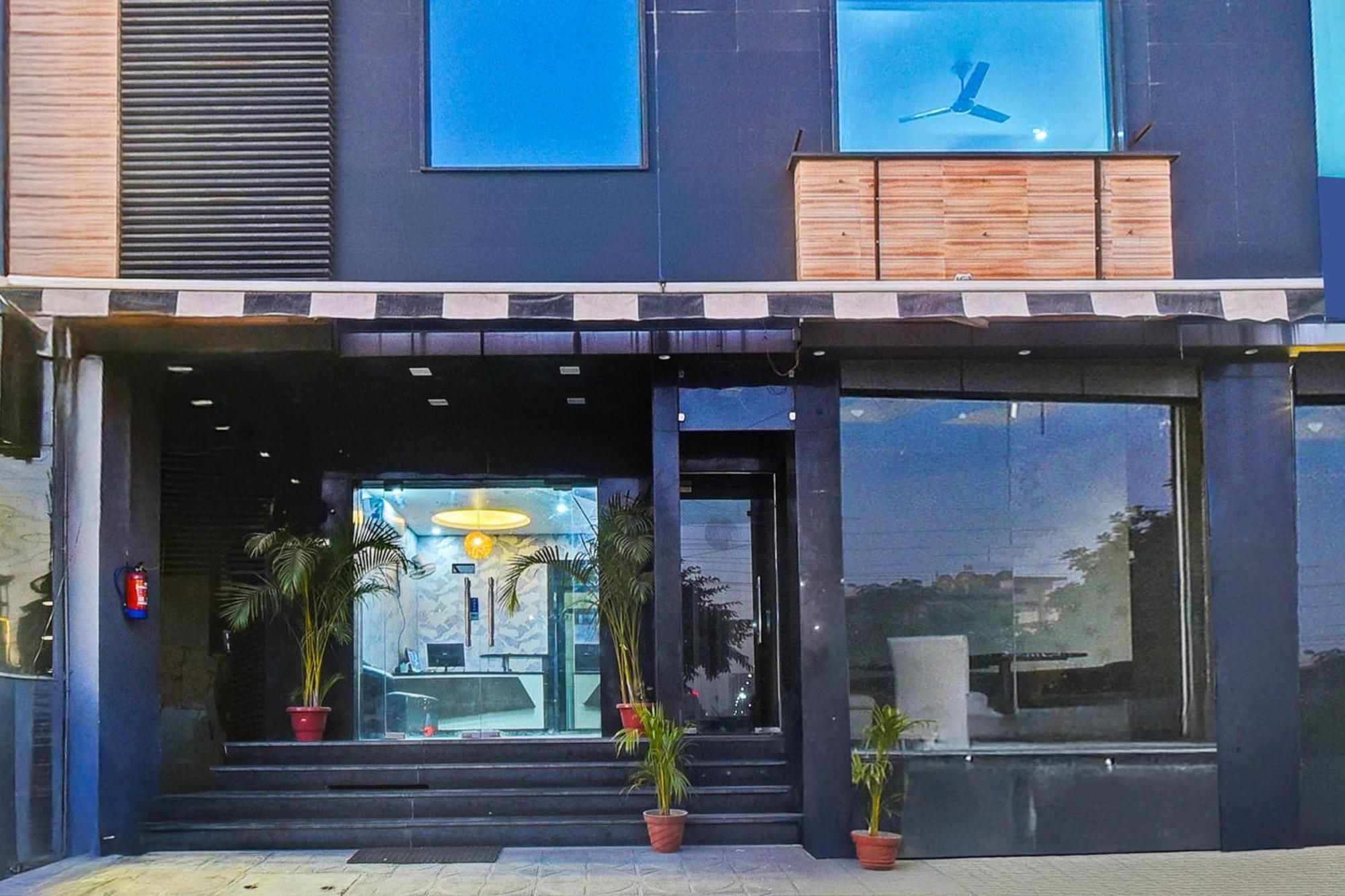Super Townhouse Amrapali Circle Formerly Aqua Hotel *